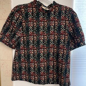 Everleigh Black and Multicolor Textured Short Sleeved Blouse